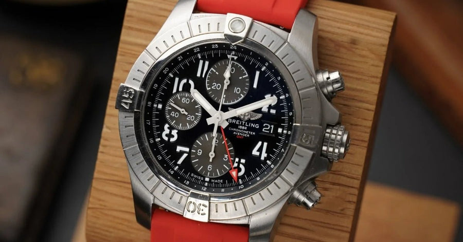 Breitling Avenger Strap Guide – Best Rubber Straps & Fit for Every Model - Helvetus