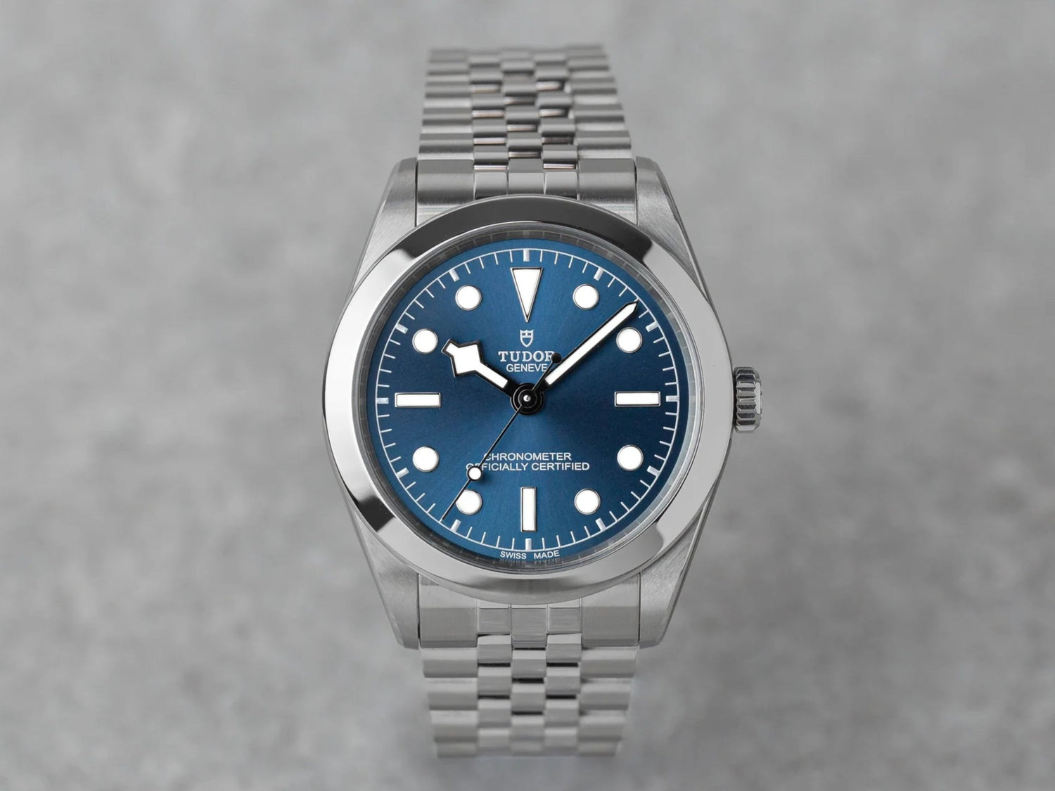 Tudor Black Bay 39 Ref. 79660 Strap Guide: Best Fits for 21mm - Helvetus