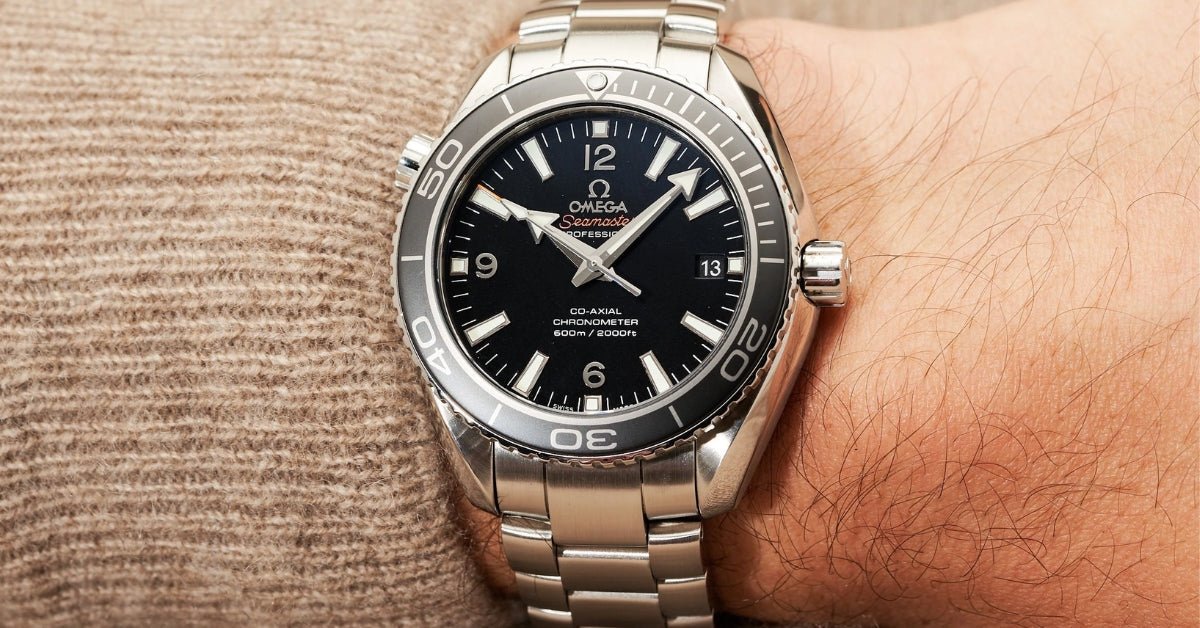 Omega Planet Ocean 600M 42mm "Skyfall" 232.30.42.21.01.001 Strap Guide – Best Rubber Straps & Fit - Helvetus