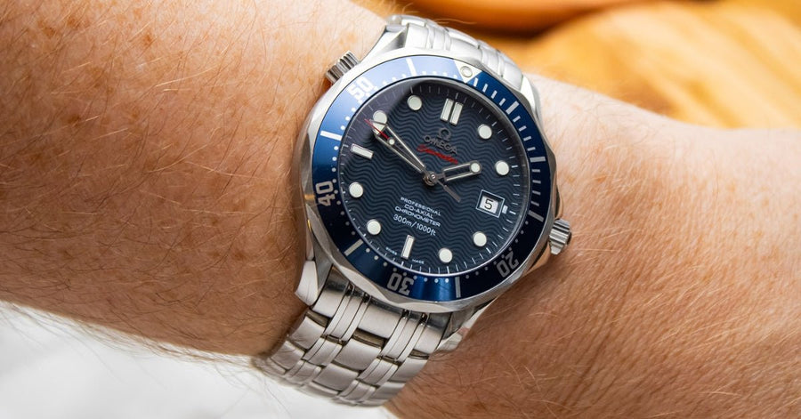 Omega Seamaster Diver 300M Casino Royale 2220.80.00 Strap Guide – Best Rubber Straps & Fit - Helvetus