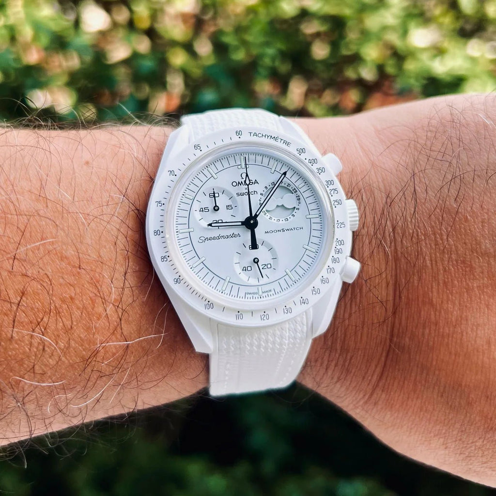 白 Snoopy x Swatch MoonSwatch Snoopy x OMEGA x Swatch MoonSwatch White【Near Mint】 | eBay