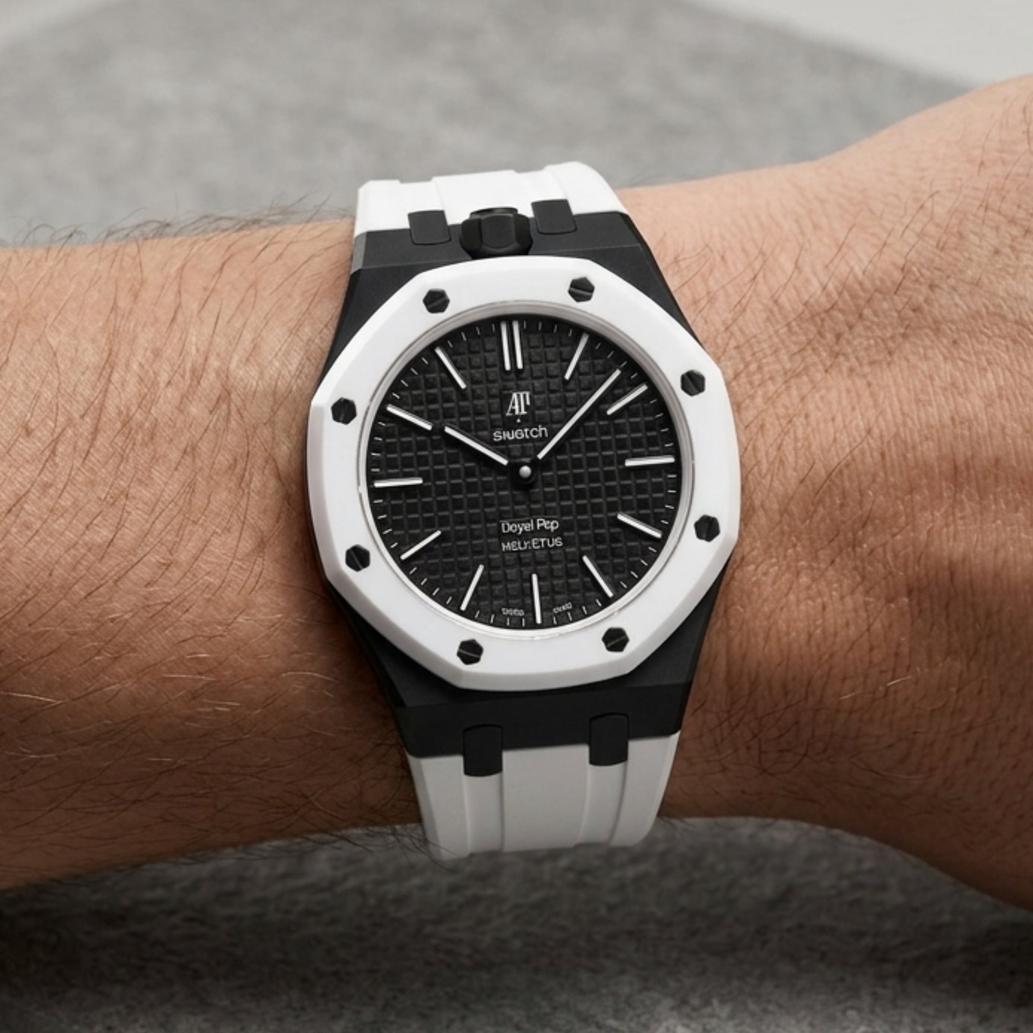 Royal Pop Strap for Ocho Negro — Wrist Case Set | Helvetus®