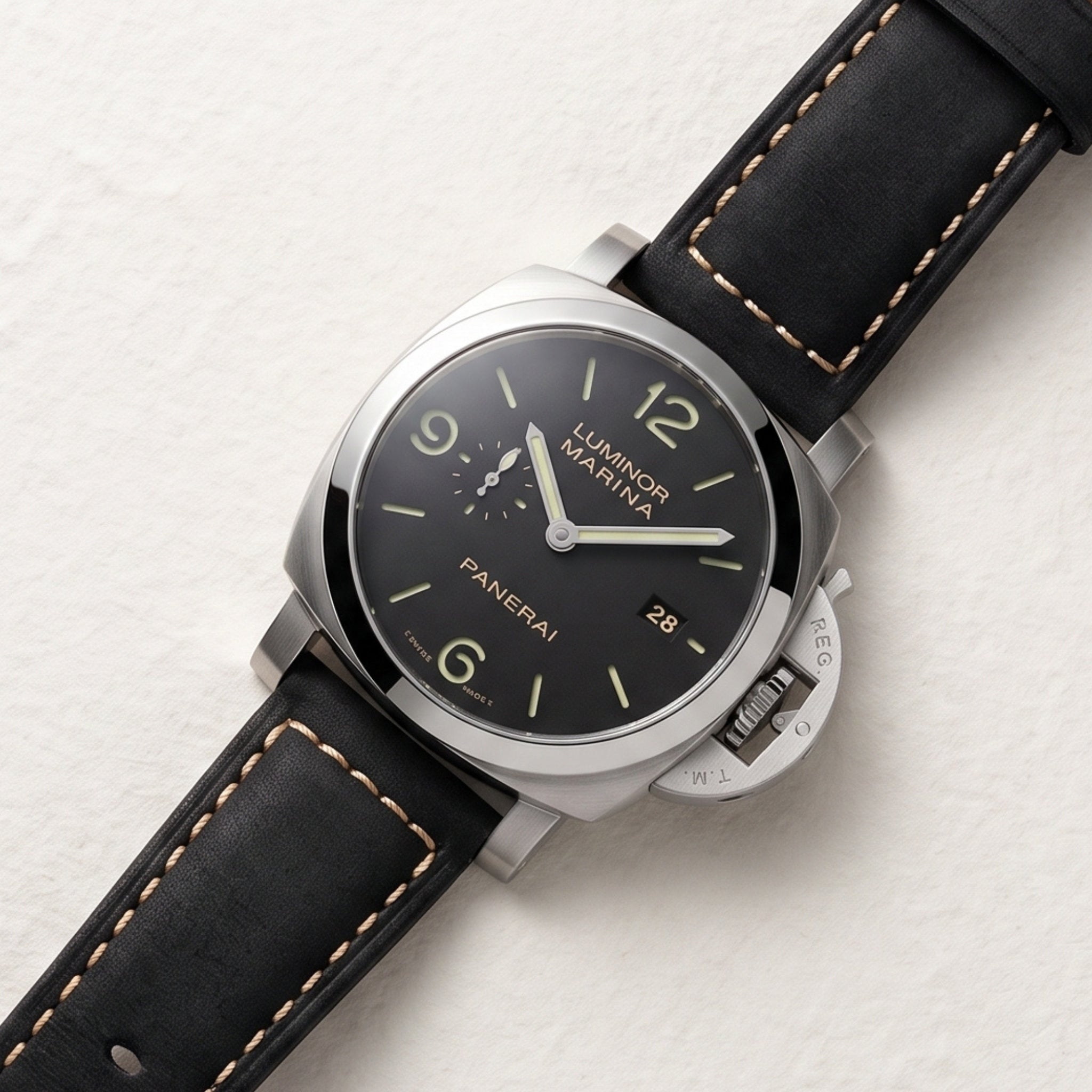 PANERAI レザーベルト ブラック Panerai Leather Strap in Black - Helvetus®