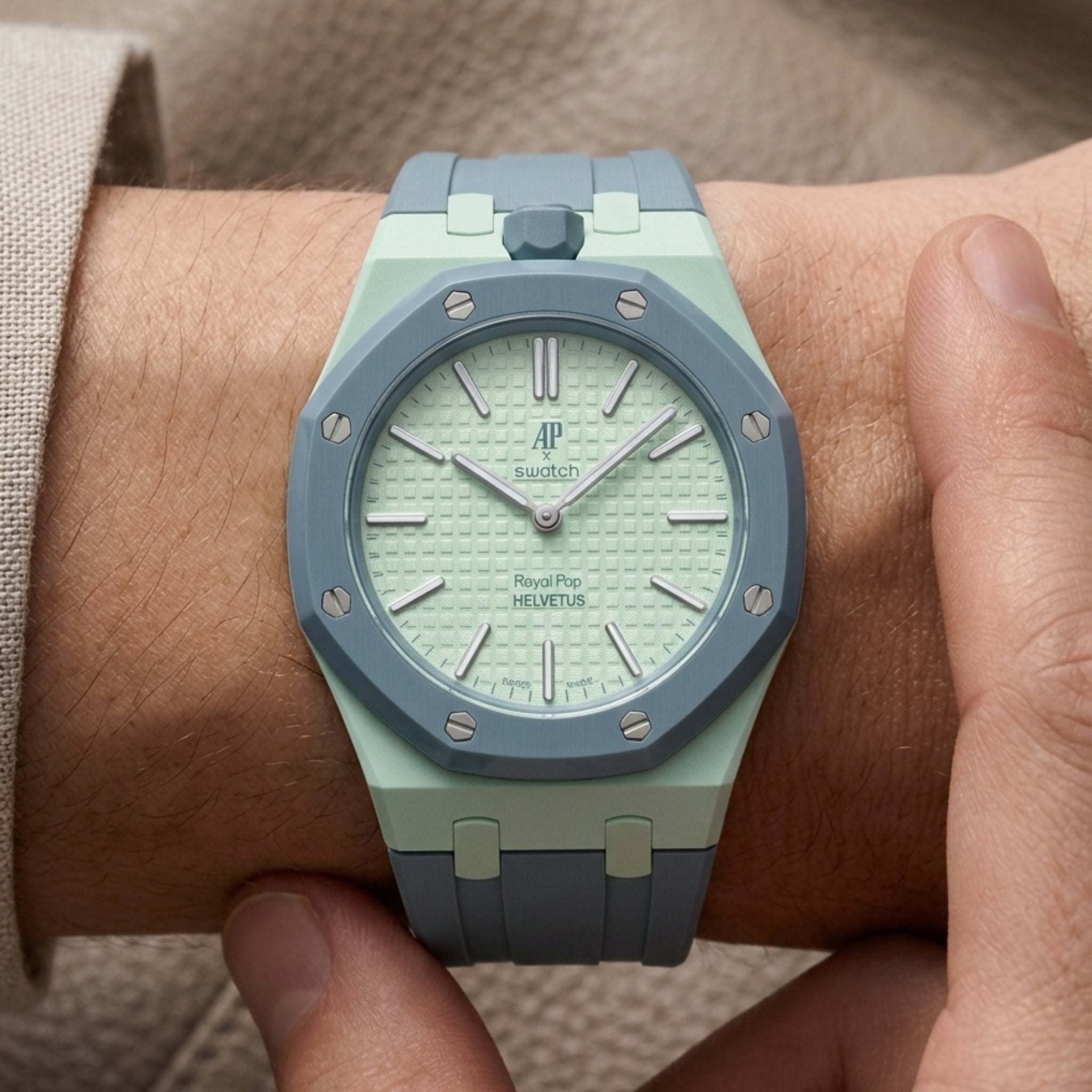 Royal Pop Strap for Blaue Acht — Wrist Case Set | Helvetus®
