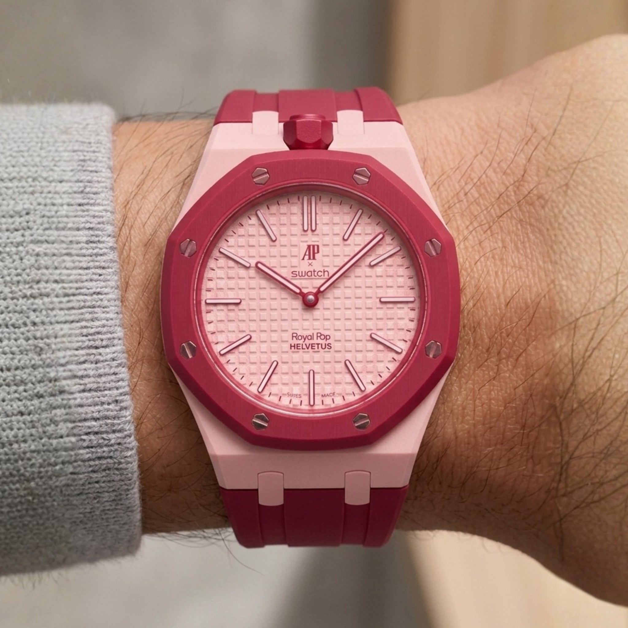 Royal Pop Strap for Otto Rosso — Wrist Case Set | Helvetus®