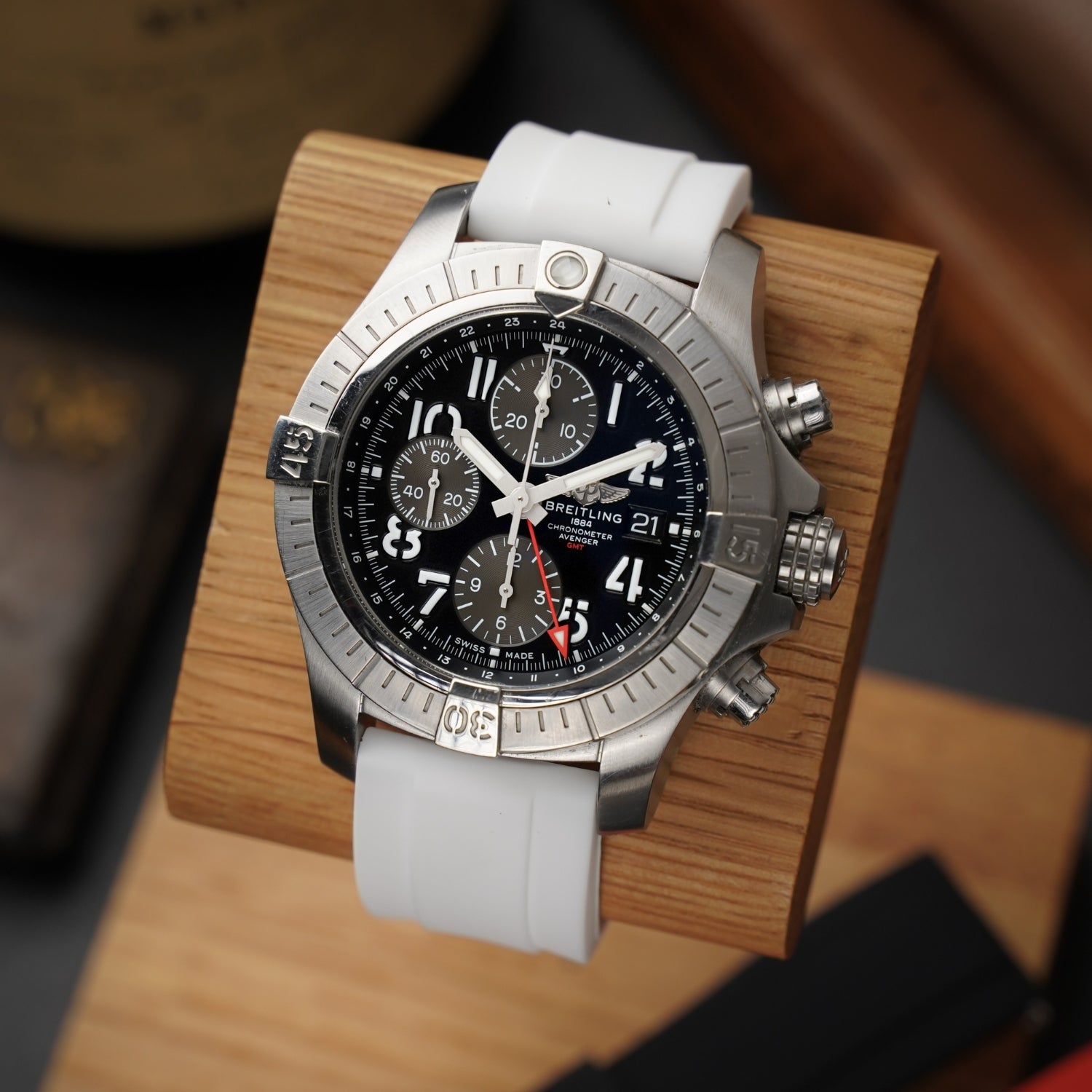 Rubber Strap - For all Breitling Avenger Models - White - Helvetus