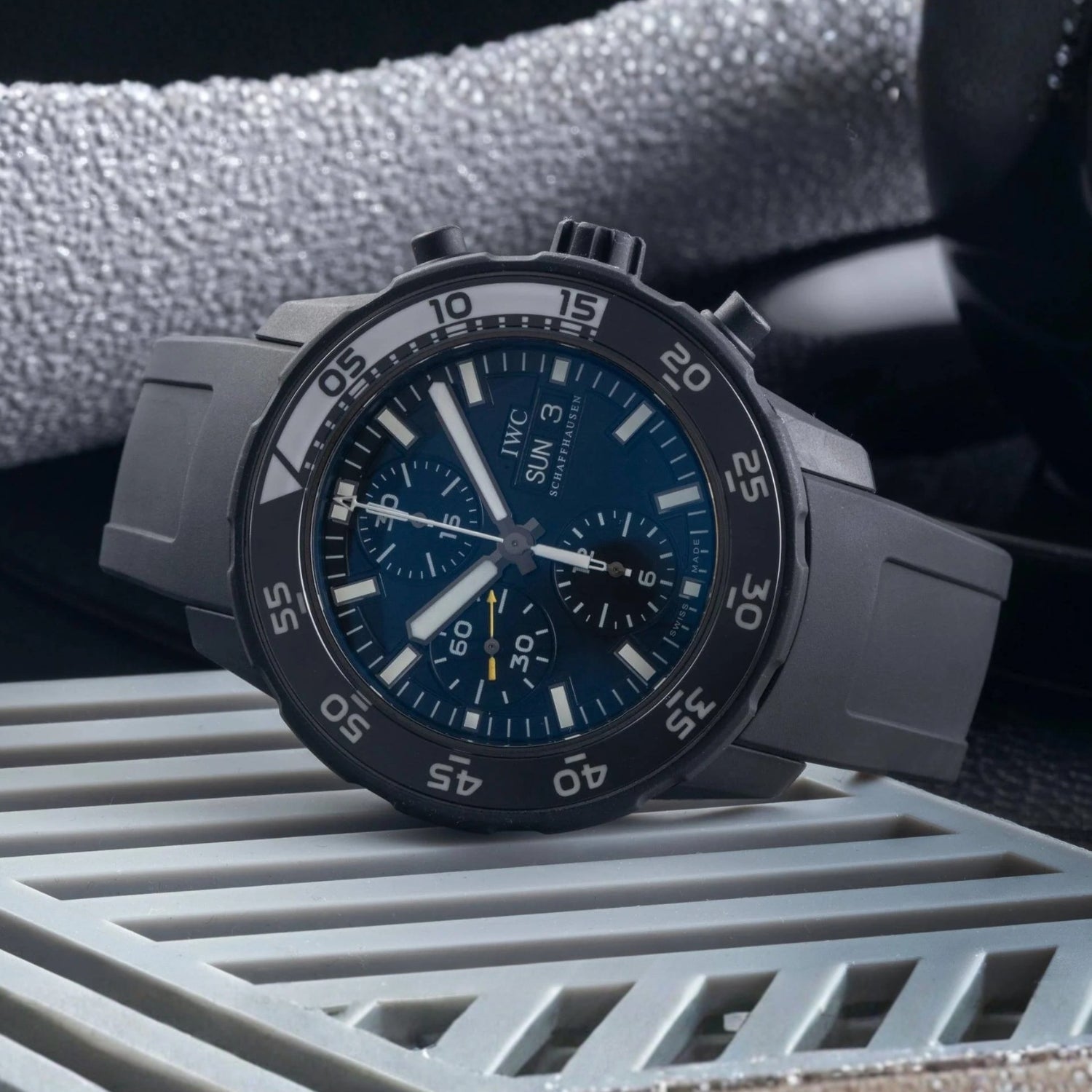 IWC アクアタイマー 2000 IW356810 ブラック SS ラバー Strap for IWC Aquatimer 2000 in Black - Helvetus®