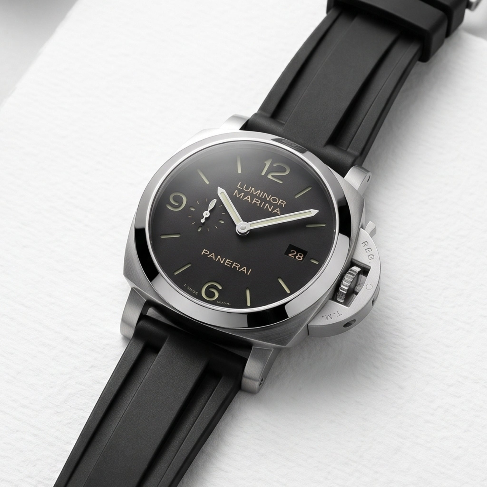 PANERAI OFFICINE ラバーベルト ブラック Panerai Rubber Strap in Black | Helvetus Straps