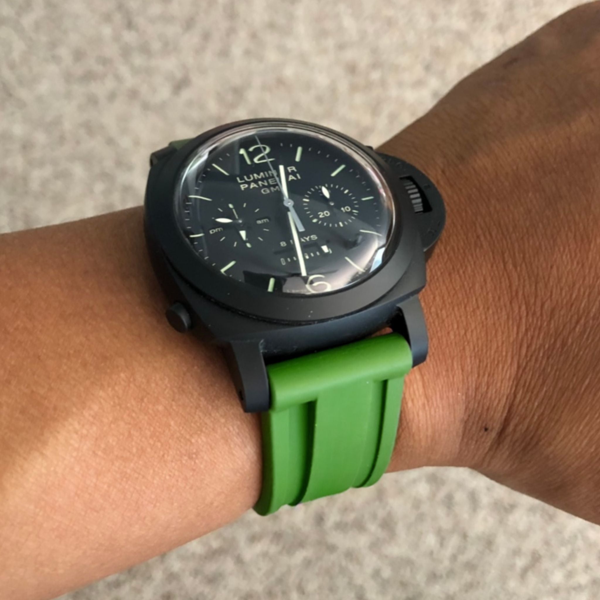 Green panerai rubber strap hotsell