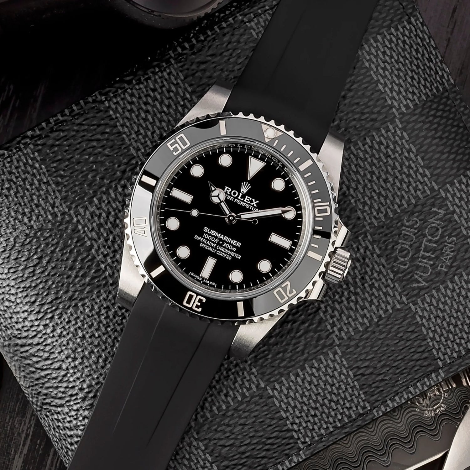 Black Rubber Strap for Rolex Submariner – Everyday Fit | Helvetus®