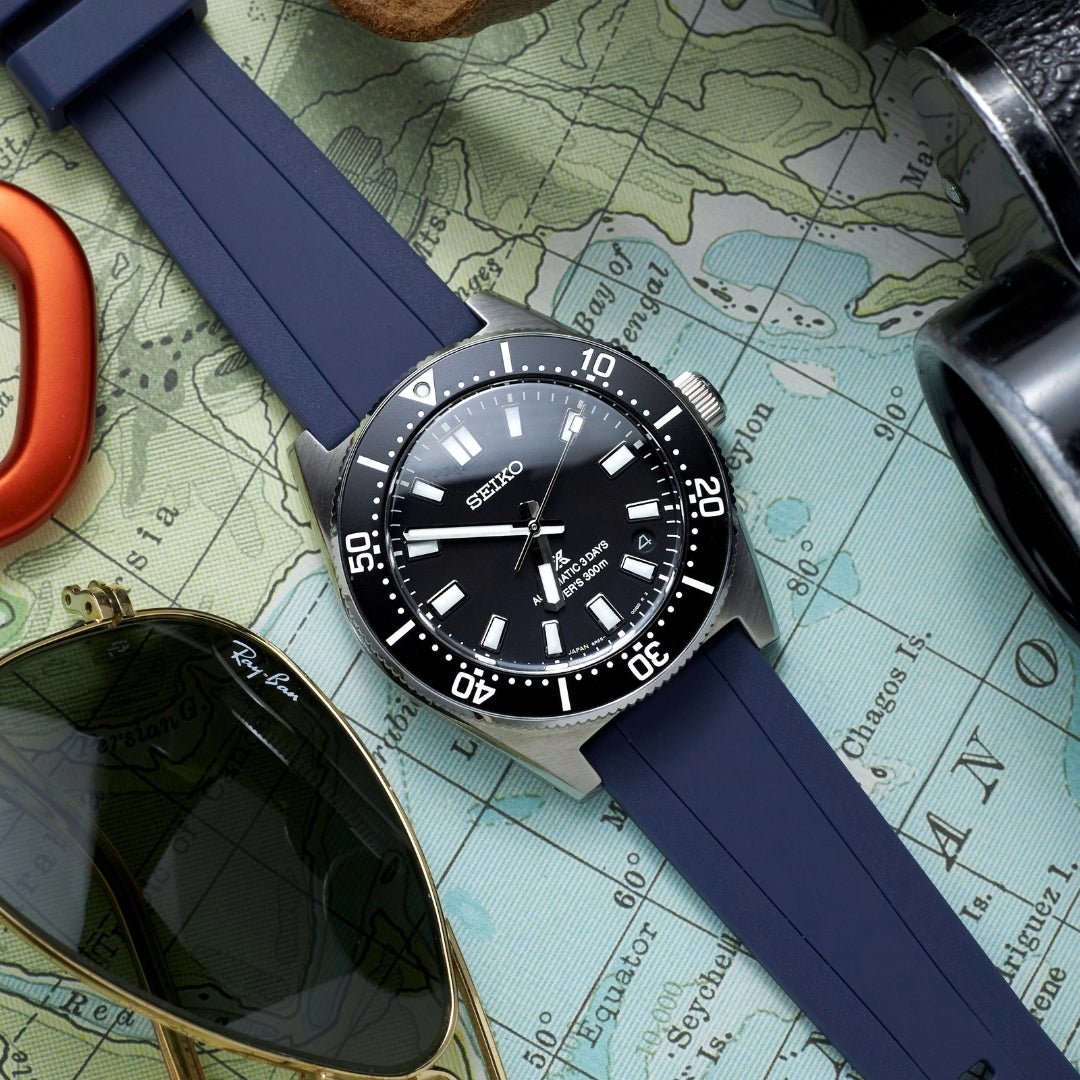 Straight FKM Rubber Strap – Universal Fit – Navy Blue (20mm / 22mm / 24mm) - Helvetus